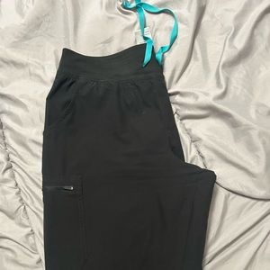 FIGS Midrise Skinny Scrubpants